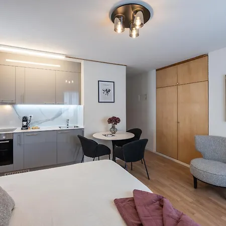 Alberti Platz Apartament *