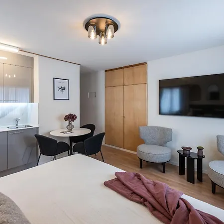 Alberti Platz 아파트
