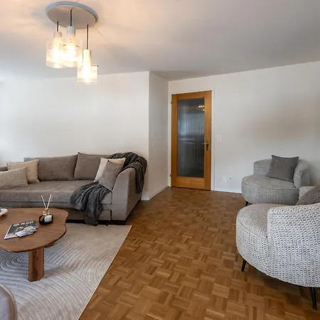 Alberti Platz דירה *